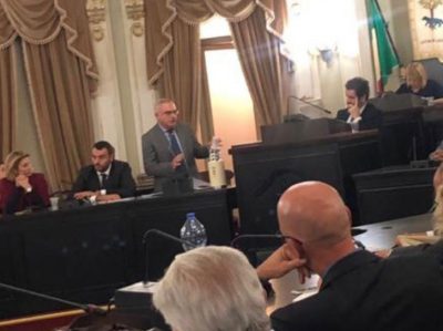 Consiglio comunale alla presenza del prefetto Palomba: “Mi vergogno della stazione di Lecce: bisogna metterla in sicurezza” - Corriere Salentino