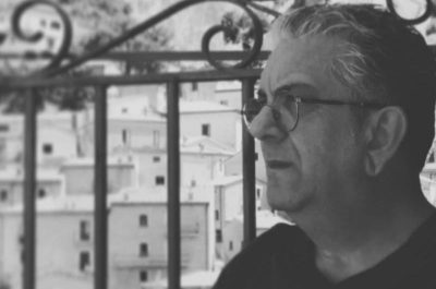 "Arrembaggi - l'estremo tentativo di capirci qualcosa", Elio Ria presenta la sua nuova raccolta di poesie - Corriere Salentino
