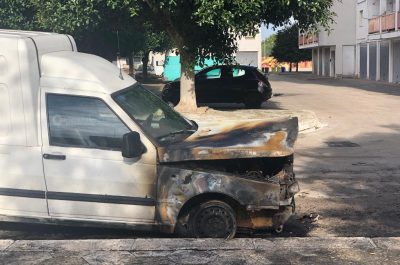 In fiamme Fiorino con all'interno le bombole del gas, paura a Lecce - Corriere Salentino