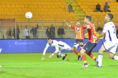 Il Lecce vola, soffrendo. 1-0 sul blasonato Crotone - Corriere Salentino