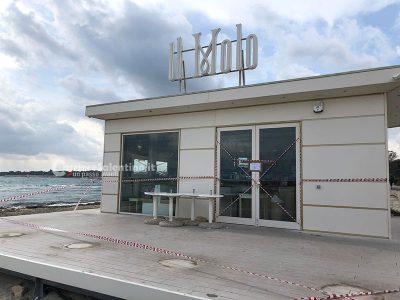Sei indagati e sigilli al bar "Molo", nei guai anche ex dirigenti comunali - Corriere Salentino