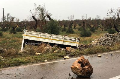 Perde il controllo del camion e finisce fuori strada, muore 56enne di Frigole - Corriere Salentino