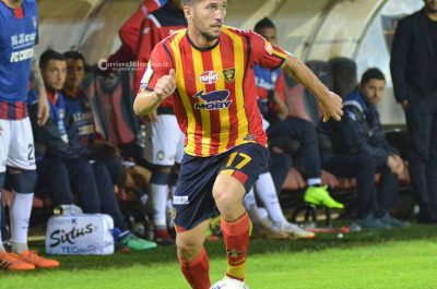 Il Lecce vola, soffrendo. 1-0 sul blasonato Crotone - Corriere Salentino