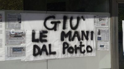A Otranto la protesta contro la burocrazia kafkiana: “Assurdo smontare i pontili” - Corriere Salentino