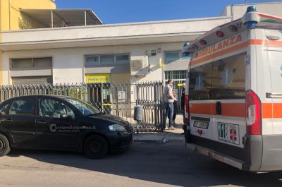 "Questa è una rapina, tutti giù per terra": assalto armato alle Poste, caccia a tre banditi - Corriere Salentino
