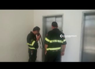 Bloccati in ascensore per oltre 30 minuti: “Tribunale senza manutenzione”, intervengono i vigili e scatta la querela