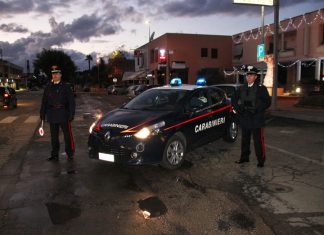 Cavo elettricolo lungo la strada, statale bloccata per ore