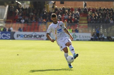 Il Lecce rischia di perdere e poi di vincere a Foggia. Finisce 2-2 - Corriere Salentino
