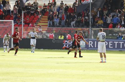Il Lecce rischia di perdere e poi di vincere a Foggia. Finisce 2-2 - Corriere Salentino
