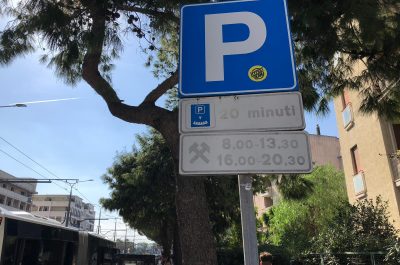 Consumatori sotto tiro, multe causate da segnaletiche “controverse” su viale Rossini, mentre tutto cade a pezzi - Corriere Salentino