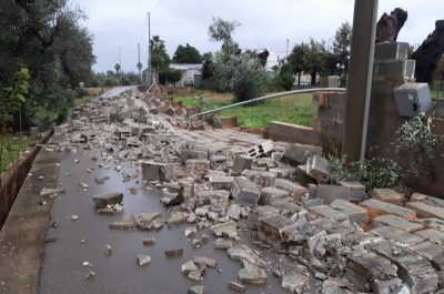 Tromba d'aria devasta azienda, sepolti marito e moglie incinta. Treno centra albero e deraglia - Corriere Salentino