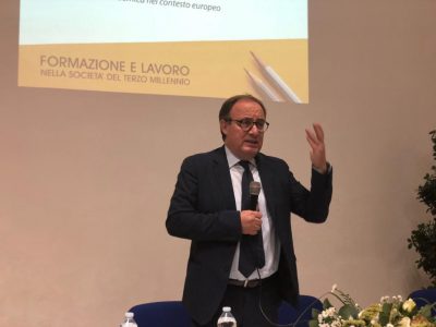 Fuor@Classe, 45 milioni per la multimedialità. Leo: “L’impegno per la nostra scuola di Puglia continua” - Corriere Salentino