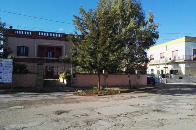 Bomba carta nella notte, paura e danni alle finestre delle abitazioni - Corriere Salentino