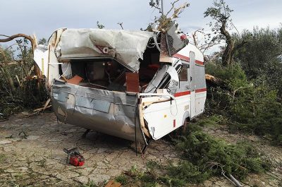 Tromba d'aria nel Capo di Leuca: devastati 20 km di costa, si contano i danni - Corriere Salentino