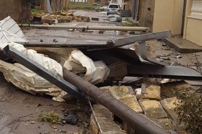 Paura per la caduta di calcinacci sul ponte della Lecce-Maglie, tromba d’aria a Tricase: chiesa e case devastate - Corriere Salentino