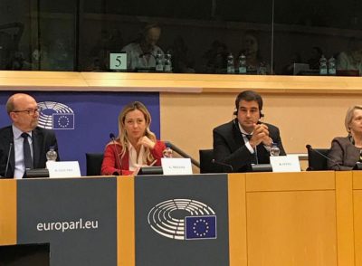 Giorgia Meloni si unisce al gruppo di Fitto a Bruxelles: è il primo passo della lista unica alle europee. Niente da fare per i ribelli - Corriere Salentino