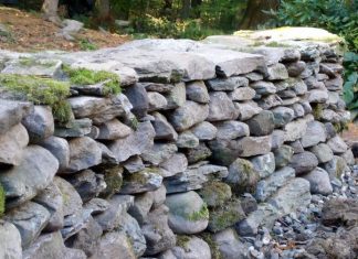 Nasconde cocaina nel muretto a secco, durante la fuga rischia di investire militare: ai domiciliari