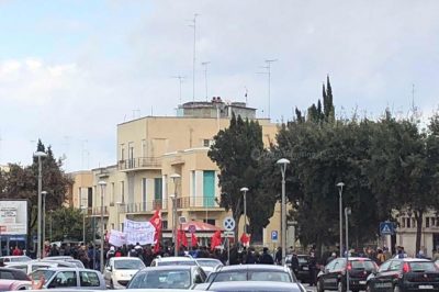 Studenti in corteo "contro le politiche scolastiche e universitarie del governo" - Corriere Salentino