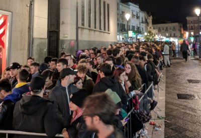 Un fiume di ragazzi in fila per Salmo, il rapper dei record - Corriere Salentino