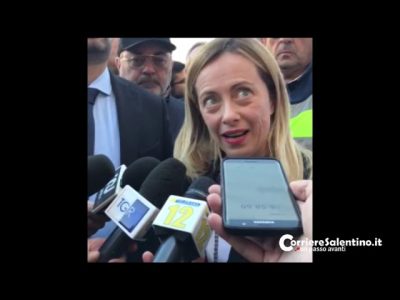 Giorgia Meloni in stazione a Lecce per chiedere più sicurezza. Le rassicurazioni ai militanti: “Apriamo a Fitto, ma le nostre idee restano” - Corriere Salentino