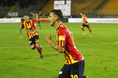 Il Lecce vola e fa sul serio. 2-0 sulla Cremonese - Corriere Salentino
