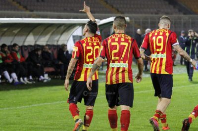 Il Lecce vola e fa sul serio. 2-0 sulla Cremonese - Corriere Salentino