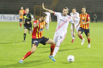 Il Lecce vola e fa sul serio. 2-0 sulla Cremonese - Corriere Salentino