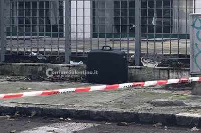 Valigia sospetta davanti all'Adecco, scatta l'allarme. Nel marzo scorso ordigno firmato "No Tap" - Corriere Salentino