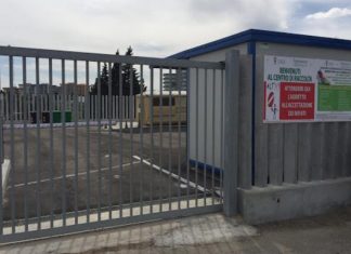 Centri raccolta rifiuti ancora chiusi in due zone importanti della città, proteste dell’opposizione a Palazzo Carafa