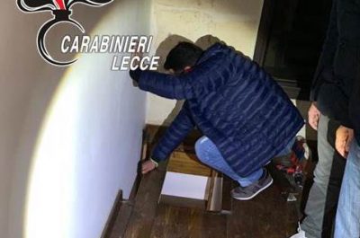 In casa quasi quattro etti di coca, una pistola e centinaia di proiettili: in carcere 57enne - Corriere Salentino