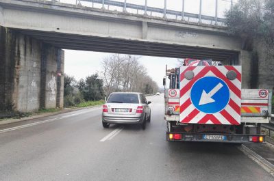 Si sgretola un altro ponte, terzo caso in tre giorni: "piovono" calcinacci sulla 274 - Corriere Salentino