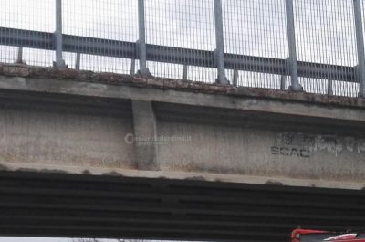 Si sgretola un altro ponte, terzo caso in tre giorni: "piovono" calcinacci sulla 274 - Corriere Salentino