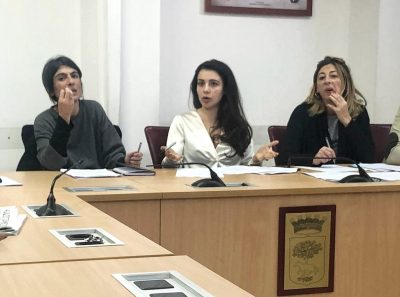 De Benedetto fa una foto che diventa un caso politico: riferimento a una flotta fascista, Cgil chiede le dimissioni - Corriere Salentino