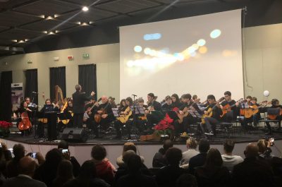 Fabbri e l’Harmomium Orchestra, una festa delle sei corde che ha coinvolto tanti giovani talenti: bis a Fiuggi - Corriere Salentino