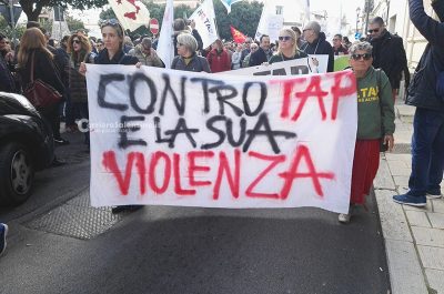 In mille in corteo a Melendugno contro Tap e opere inutili - Corriere Salentino