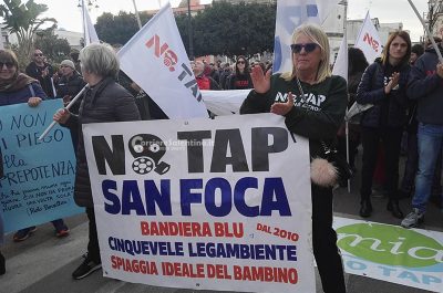 In mille in corteo a Melendugno contro Tap e opere inutili - Corriere Salentino