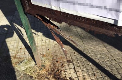 Plance pubblicità arrugginite e pericolanti in via XXV Luglio, la denuncia dello "Sportello dei Diritti" - Corriere Salentino