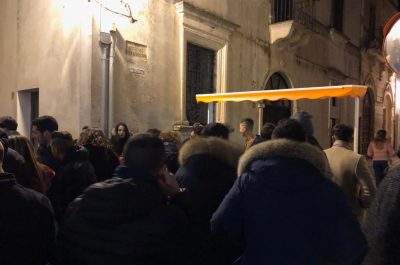 Tanti visitatori per “Le mura in festa a Soleto”: a spasso per il borgo con un calice di vino e tanta buona musica - Corriere Salentino