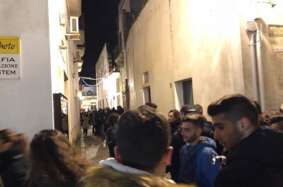 Tanti visitatori per “Le mura in festa a Soleto”: a spasso per il borgo con un calice di vino e tanta buona musica - Corriere Salentino