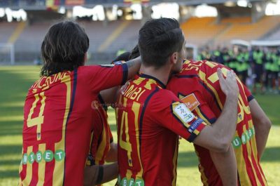 Il Lecce guadagna tre punti contro il Padova, per la salvezza e per la serie A - Corriere Salentino