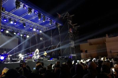 Tutti pazzi per l’Alba dei Popoli di Otranto, ieri un fiume di gente per Venditti: oggi concerti e festa fino al mattino - Corriere Salentino