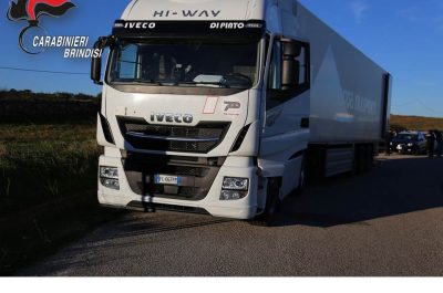 Assalto al tir di sigarette diretto a Lecce: rubate 7 tonnellate di "bionde", ferito l'autista - Corriere Salentino