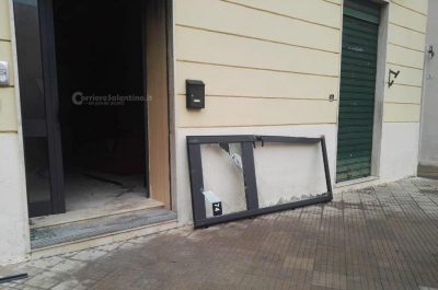 Pompe funebri nel mirino: bruciati sede e furgone di due distinte agenzie - Corriere Salentino