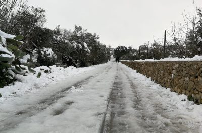A Calimera snowboard sulla collina, strade vietate ai mezzi pesanti. In strada solo con catene e gomme termiche - Corriere Salentino