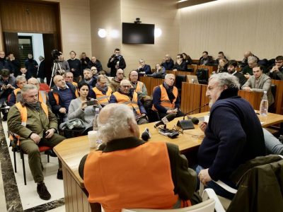 Oltre tremila “Gilet Arancioni” invadono con i trattori Bari, chiedono stato calamità per gelate, Xylella e risorse del Psr - Corriere Salentino
