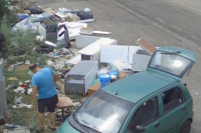 Rifiuti, raffica di controlli della Polizia Locale di Campi Salentina contro gli abbandoni - Corriere Salentino