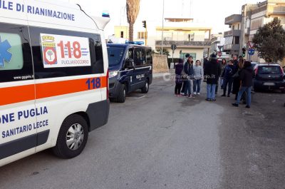 Colpisce sette auto ed abbatte un palo, pomeriggio di follia e paura in zona Aria Sana - Corriere Salentino