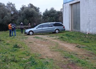 Sfonda il tetto di un capannone e precipita per oltre 6 metri: muore sul colpo