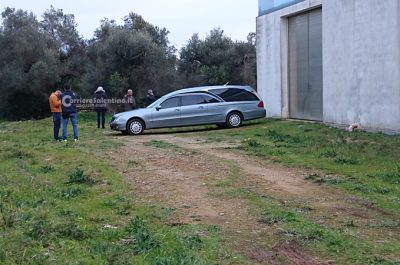 Sfonda il tetto di un capannone e precipita per oltre 6 metri: muore sul colpo - Corriere Salentino