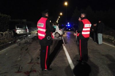 Schianto fatale sulla statale 275, una vettura prende fuoco: muore 59enne, feriti marito e moglie - Corriere Salentino